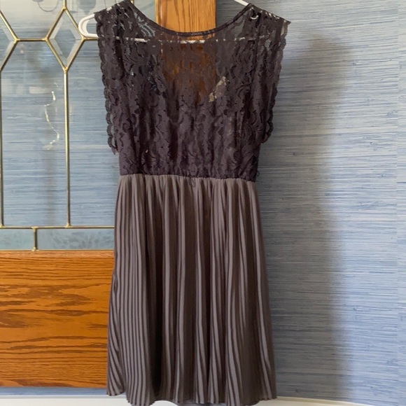 Gray dress - Picture 1 of 5